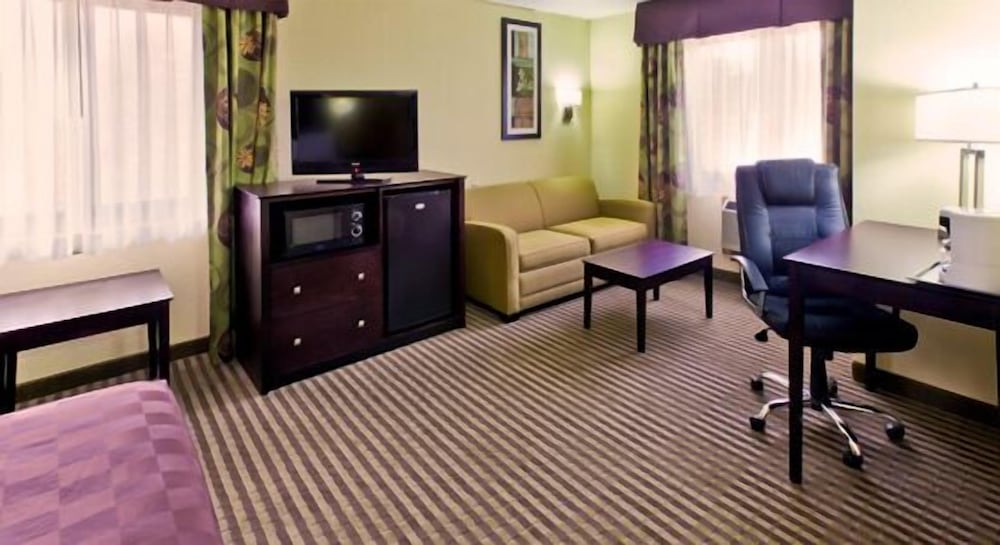 AmericInn by Wyndham Council Bluffs - photo 12