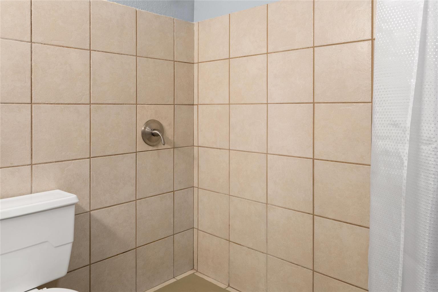 Super 8 by Wyndham Fort Wayne - photo 11
