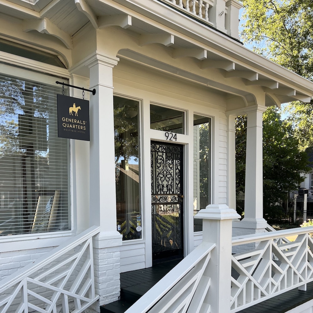 The General S Quarters Boutique Hotel — Corinth