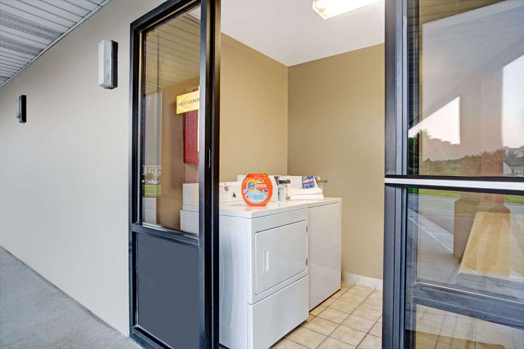 Super 8 by Wyndham Knoxville East - photo 24