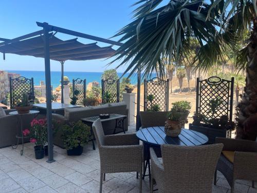 Casa Veranda sul mare — 4-Star Luxury Hotel in Gela, Italy