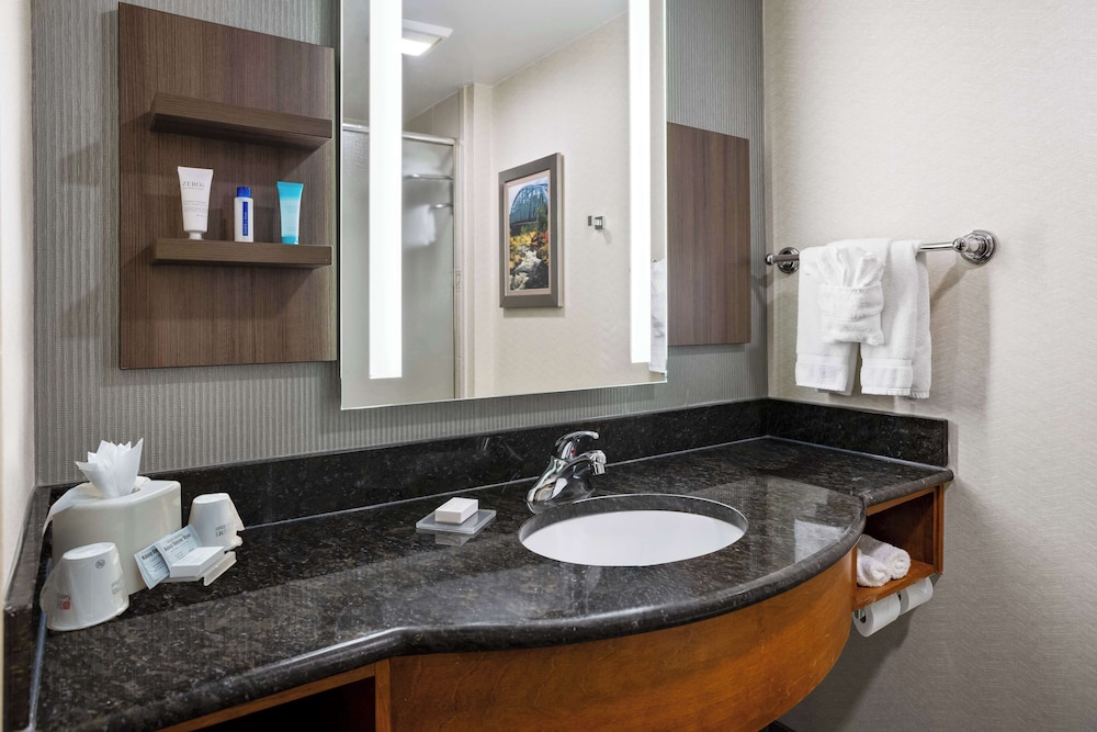 Hilton Garden Inn Milford - photo 20