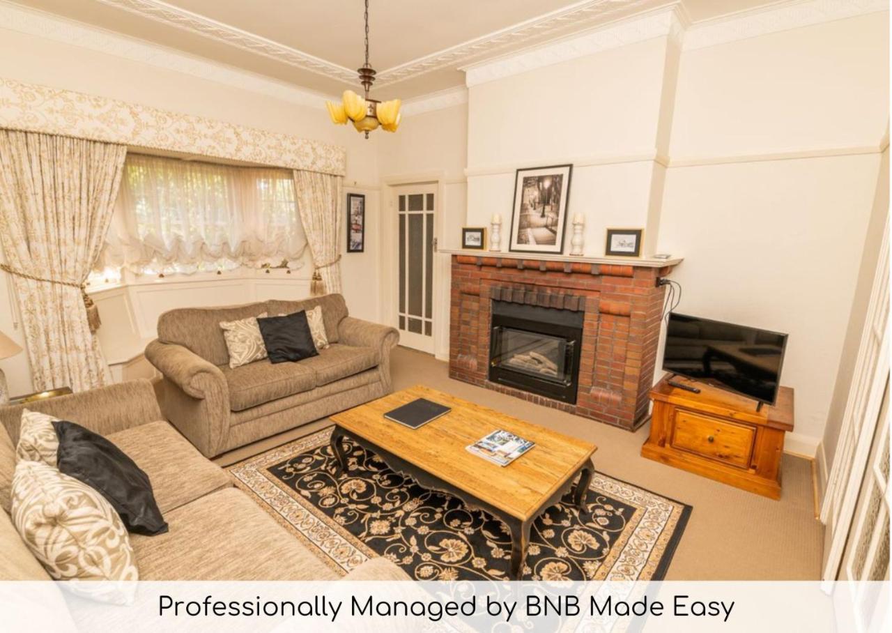 Hillside Cottage Comfy Spacious Walk To CBD & Stannies — 4-Star Luxury Hotel in Bathurst, Australia