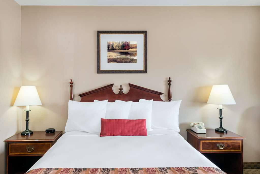 Days Inn by Wyndham Show Low - photo 11