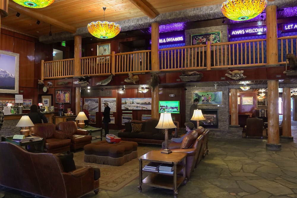 Pike's Waterfront Lodge - photo 4