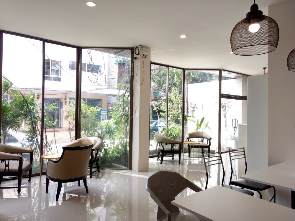 Rama 9 Kamin Bird Hostel