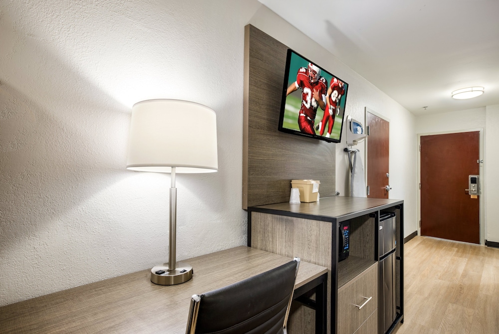 Red Roof Inn PLUS & Suites Savannah I 95 - photo 12