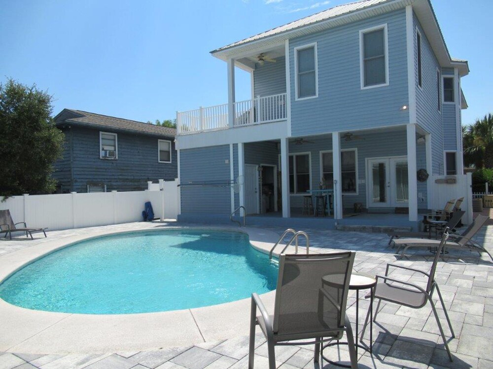 Captain Morgan's Crystal Beach Subdivision - last minute hotel in Destin