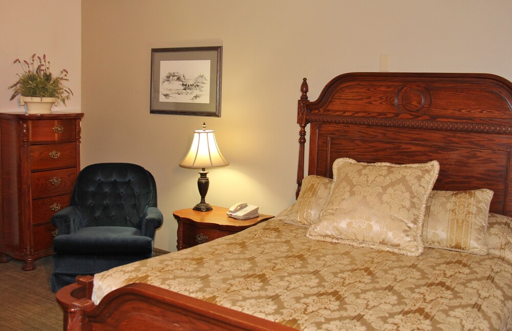 Homestead Inn and Suites - photo 15