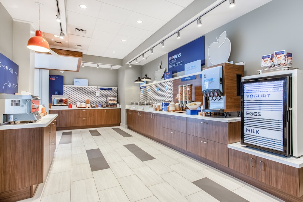 Holiday Inn Express & Suites Ottawa - photo 104