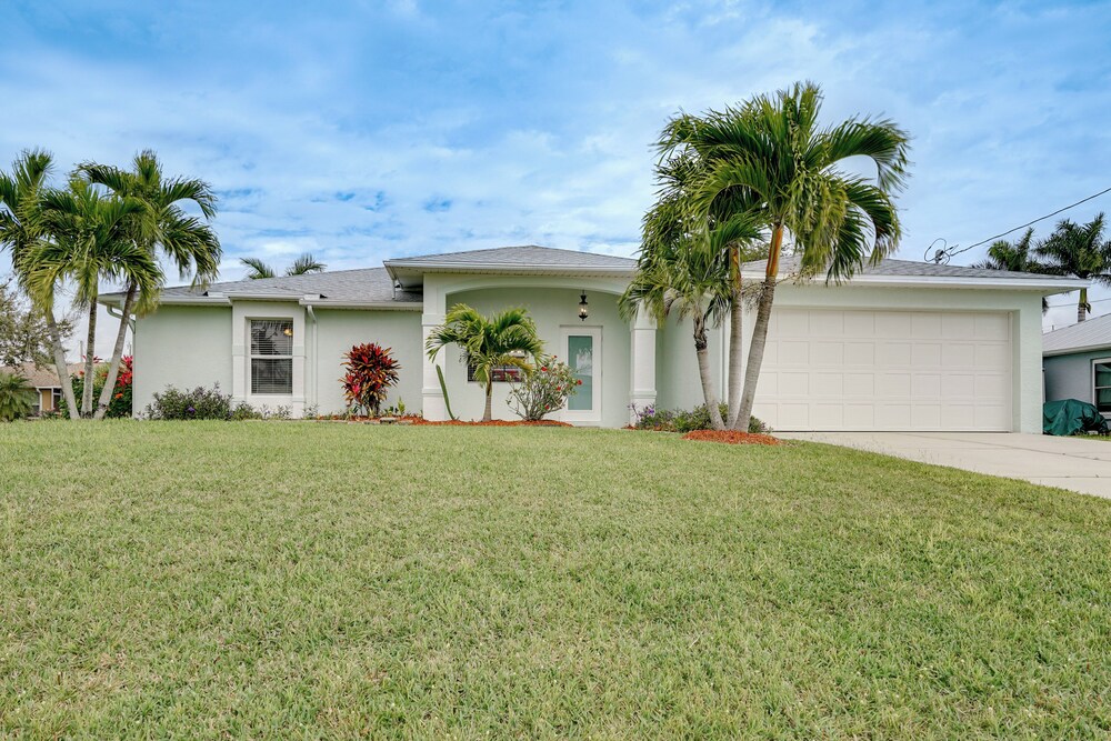Family Friendly Cape Coral Paradise with Pool