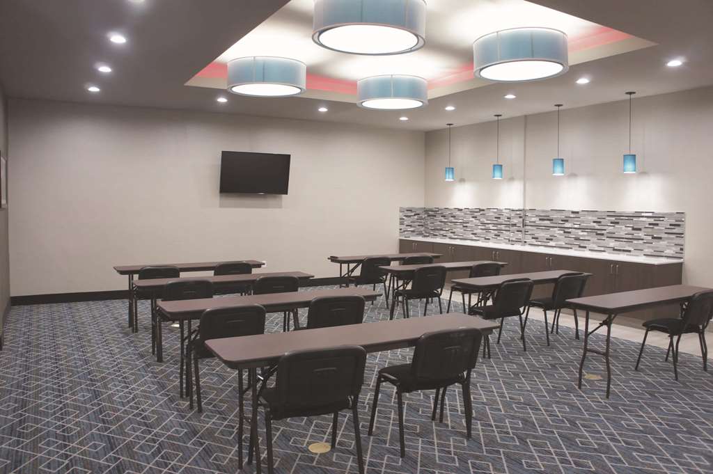 La Quinta Inn & Suites by Wyndham Kanab - photo 57