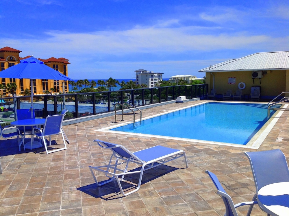 Vistalmar Beach Resort - carbon neutral hotel in Deerfield Beach