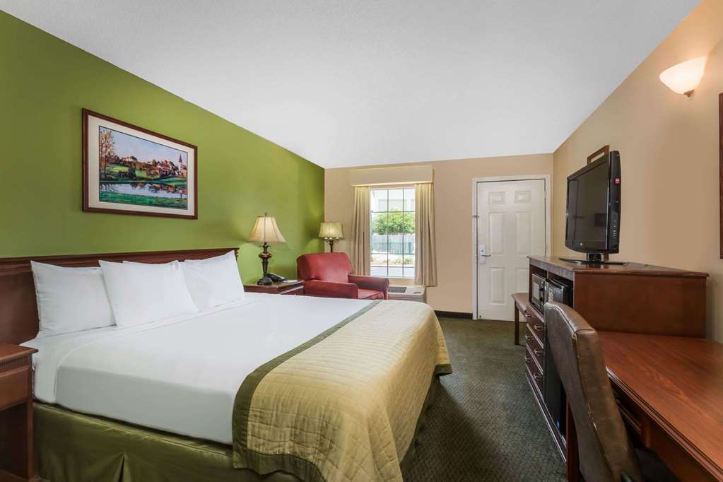 Baymont by Wyndham Waycross - photo 14