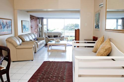 17 Stella Maris Seaside @ Van's — 4-Star Luxury Hotel in Amanzimtoti, South Africa