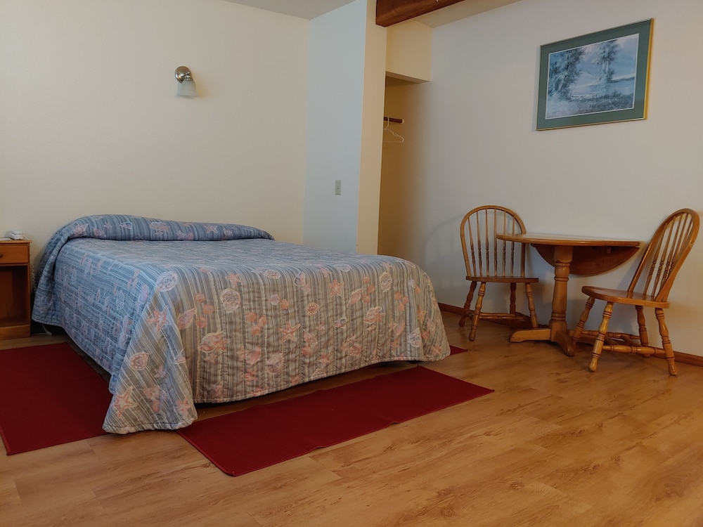 The Dublin House Motel - photo 46