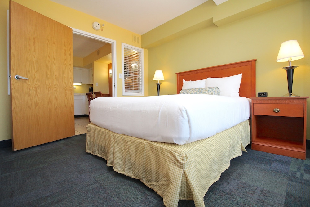 Ocean Sands Resort Oceanfront Virginia Beach by Vacatia - photo 8