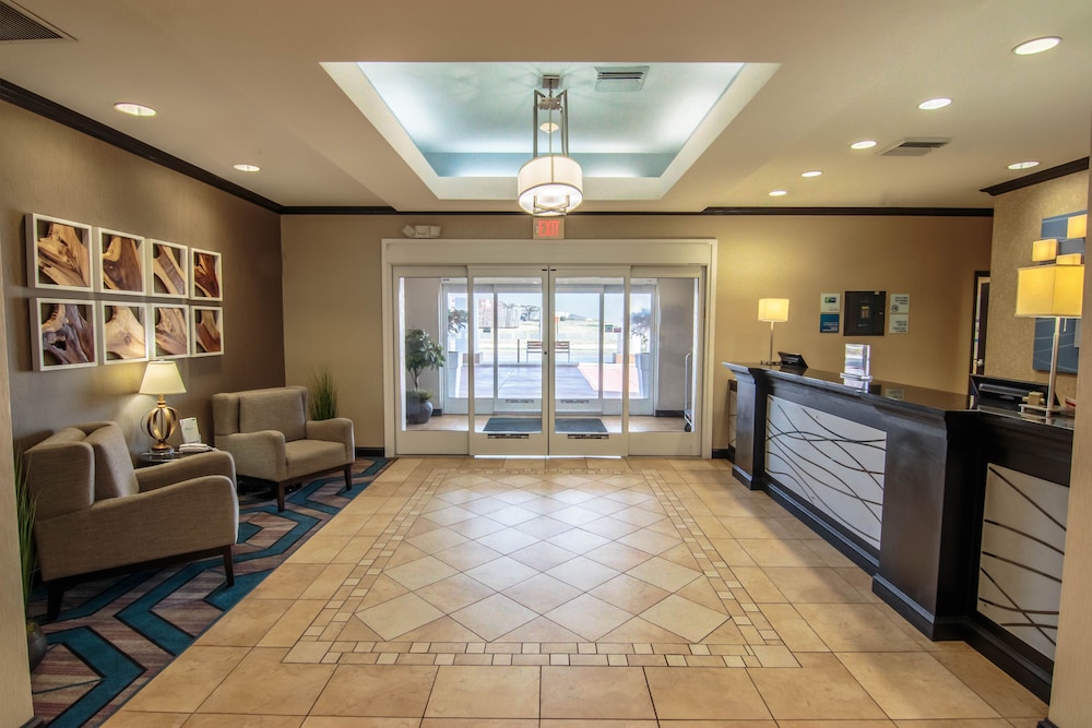 Holiday Inn Express & Suites Farmington by IHG - photo 54