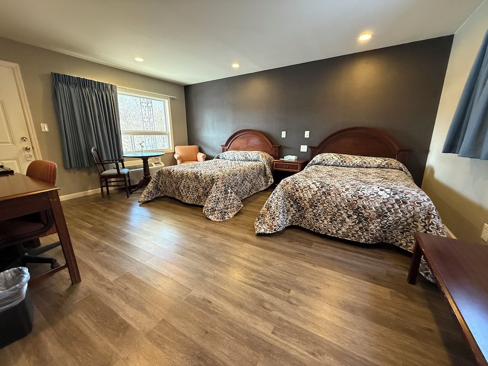 Heidi's Inn - photo 16