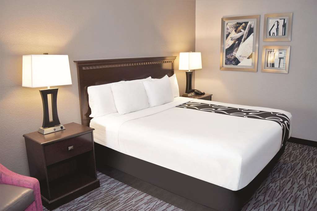 La Quinta Inn & Suites by Wyndham Abilene Mall - photo 16