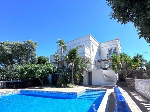 Algarve country villa near Loulé stunning views — 4-Star Luxury Hotel in Sao Bras De Alportel, Portugal