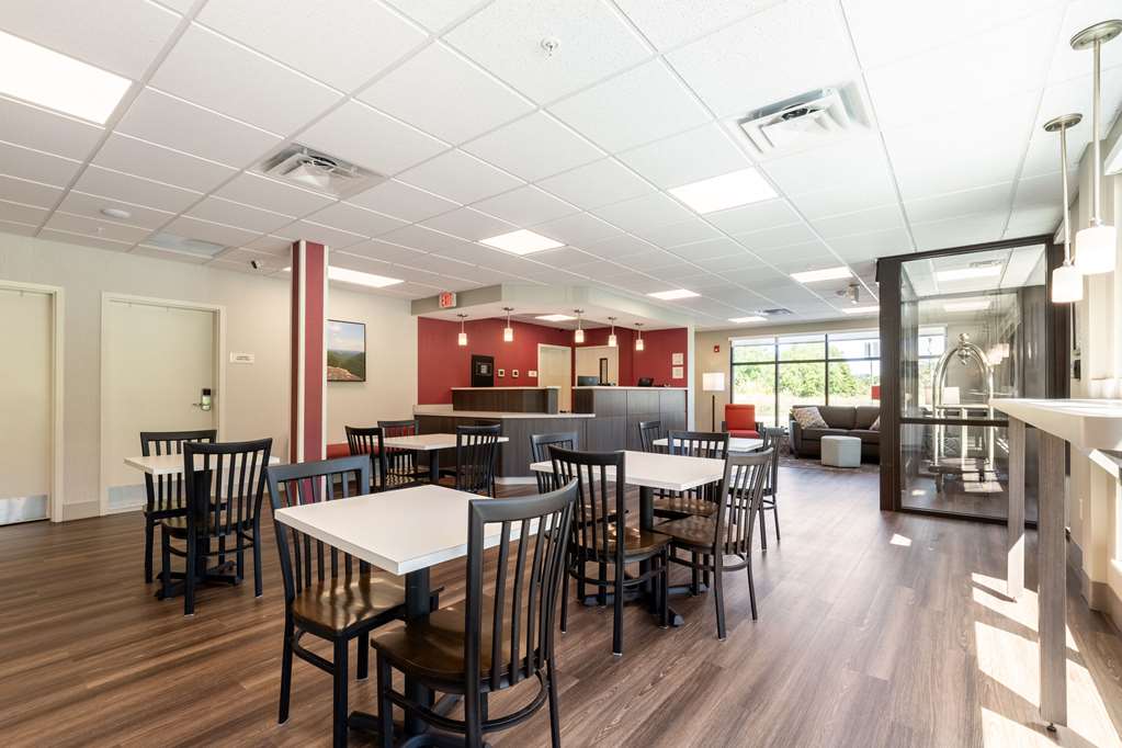 Econo Lodge Dayton North - photo 34