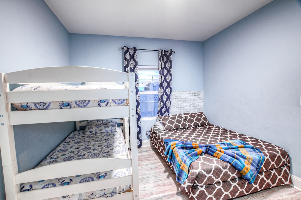 Laketown Wharf Resort by Aneliya's Rentals - photo 130