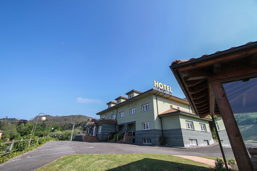 Hotel San Jorge — hotel in Llanes