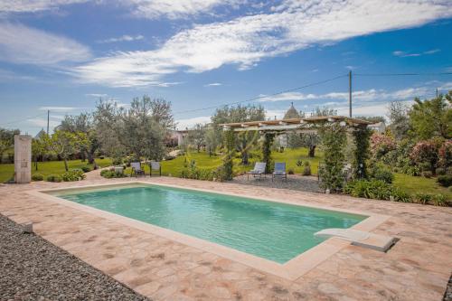 TD Il Faritrullo Trulli in the Itria Valley w Pool — 4-Star Luxury Hotel in Martina Franca, Italy