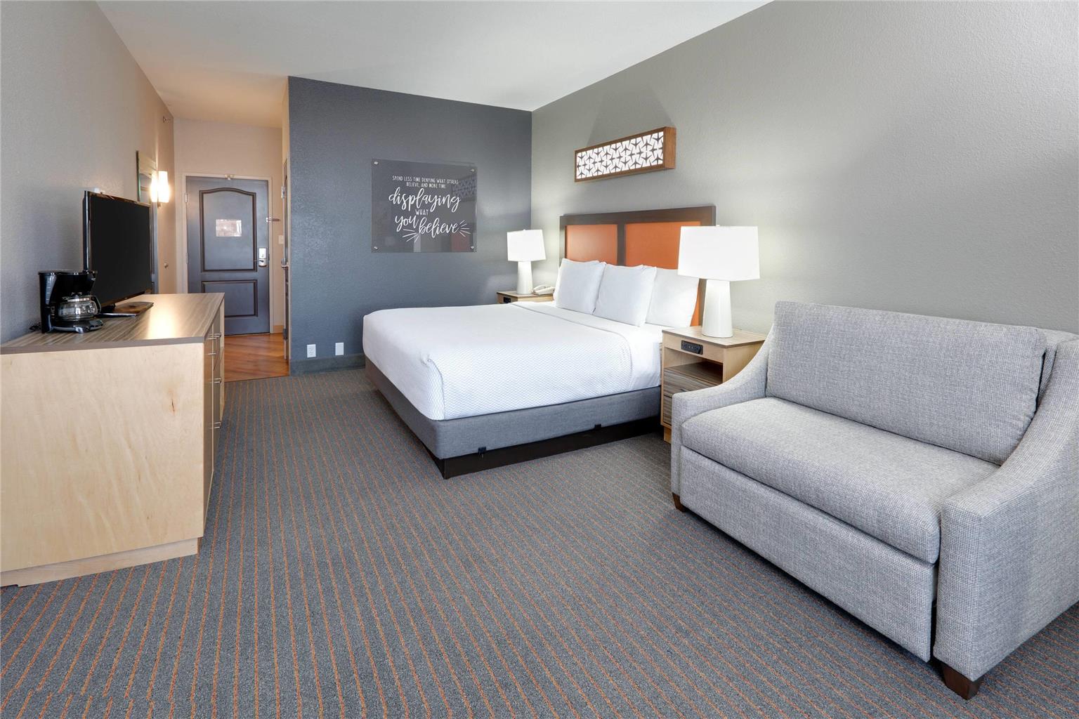 La Quinta Inn & Suites by Wyndham Dallas Love Field - photo 21