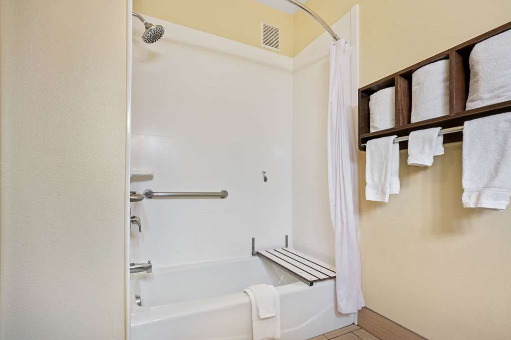 La Quinta Inn & Suites by Wyndham Boise Airport - photo 27