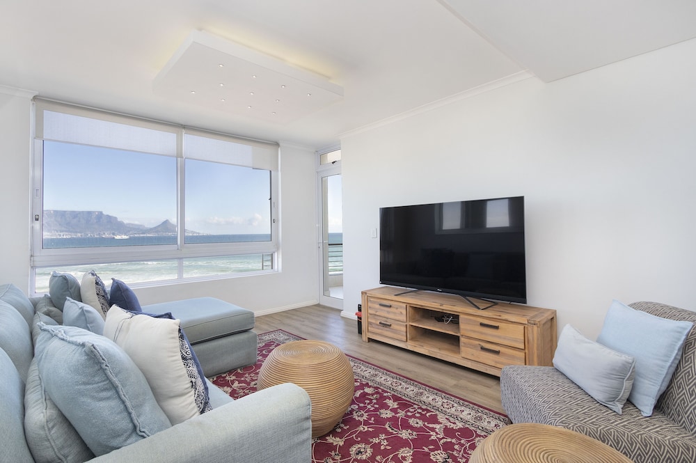 Portico 704 — 4-Star Luxury Hotel in Cape Town, South Africa