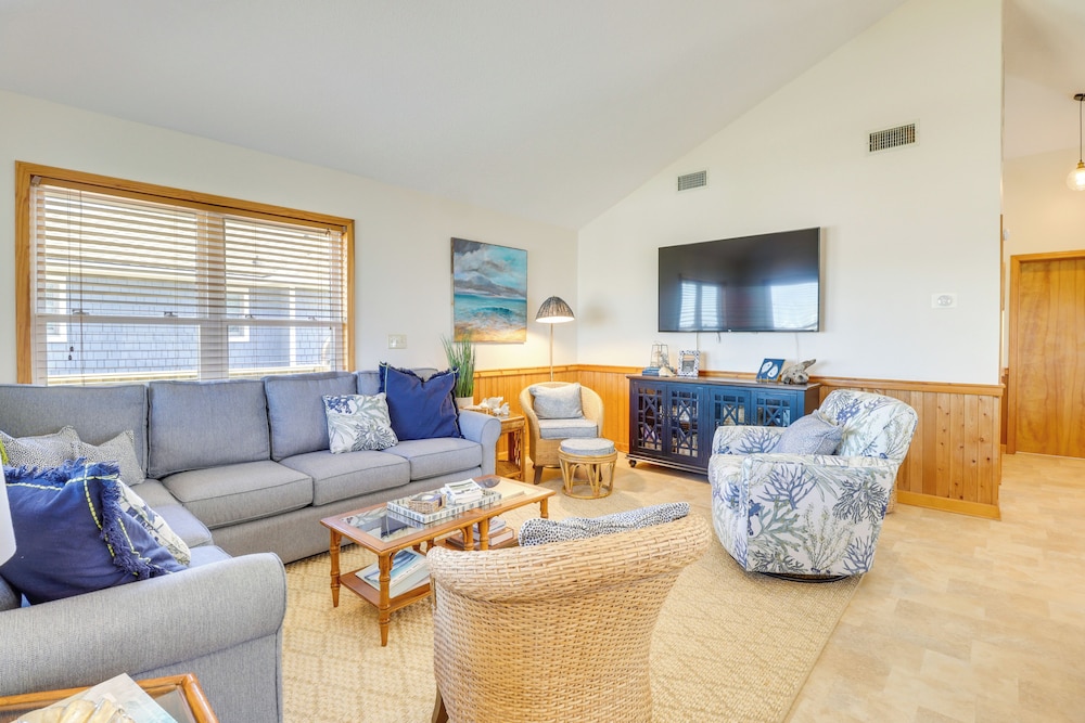 Hot Tub & Ocean Views: Kitty Hawk Haven in Kitty Hawk, United States