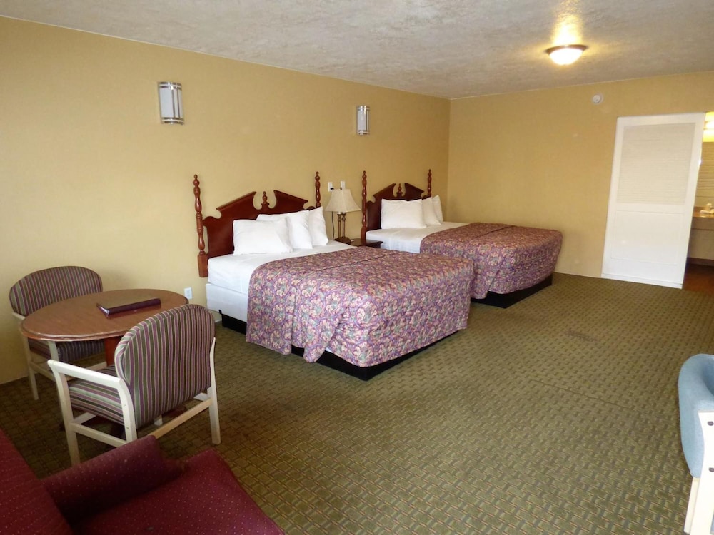 Economy Inn & Suites - photo 14