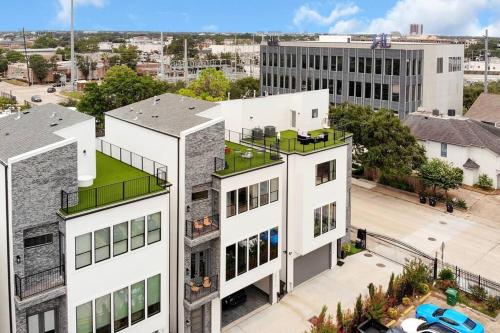 Newly Constructed Winsome Village B Galleria Area in Houston, United States