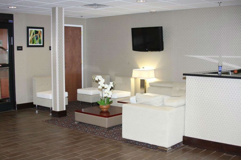Hampton Inn Williamston - photo 2
