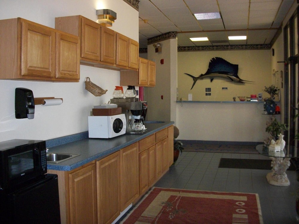 Lodi Valley Suites - photo 22