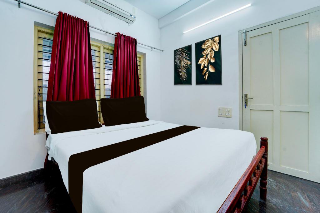 Hotel O Chembumukku Kakkanad in Cochin, India