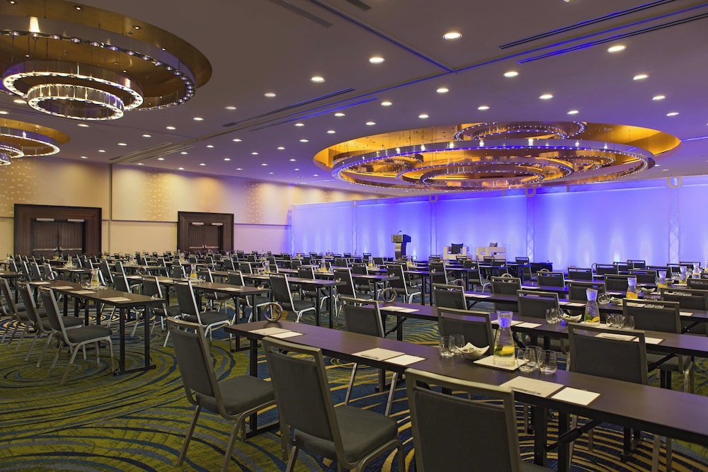 Renaissance Arlington Capital View Hotel - photo 51