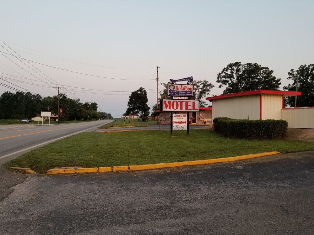 Dogwood Motel — Mountain View