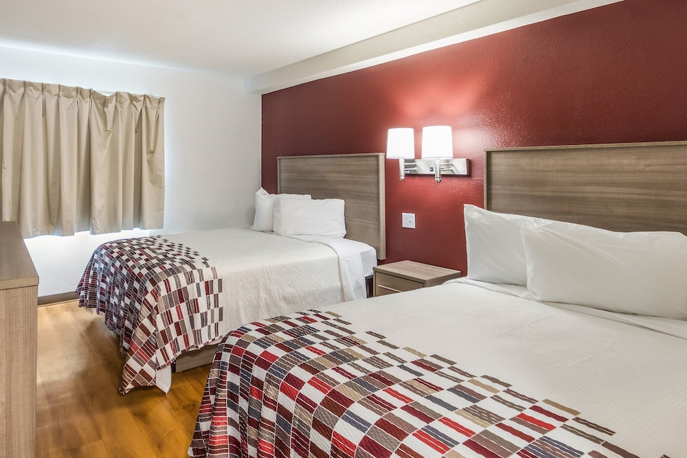 Red Roof Inn Rochester Airport - photo 14