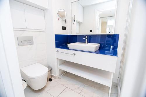 Sunny Apartment In Orbi C Block