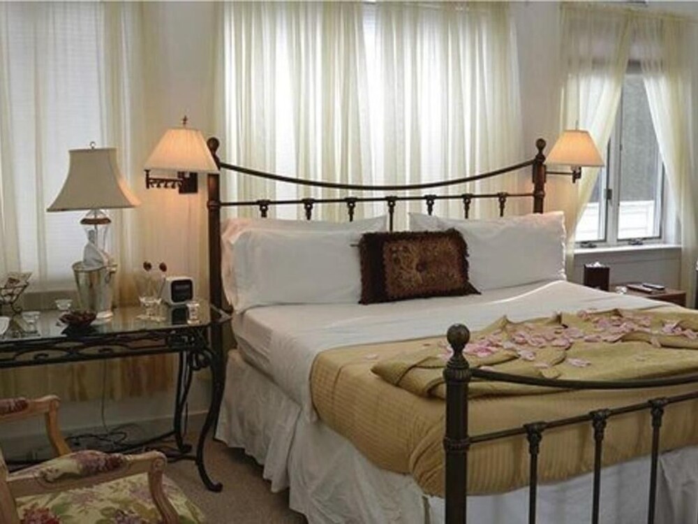 The Columbia Inn at Peralynna Manor - photo 30