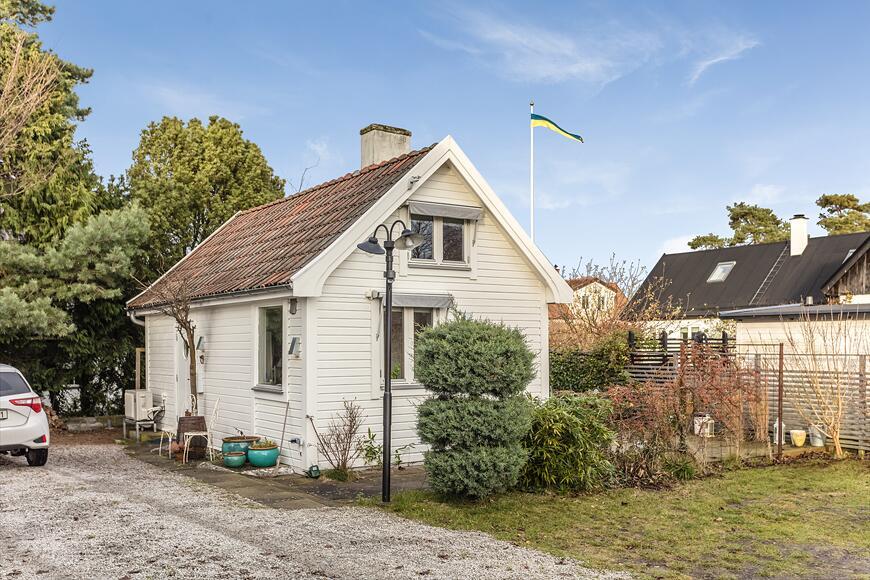 Guesthouse close to the beaches in Höllviken — 4-Star Luxury Hotel in Hoellviken, Sweden