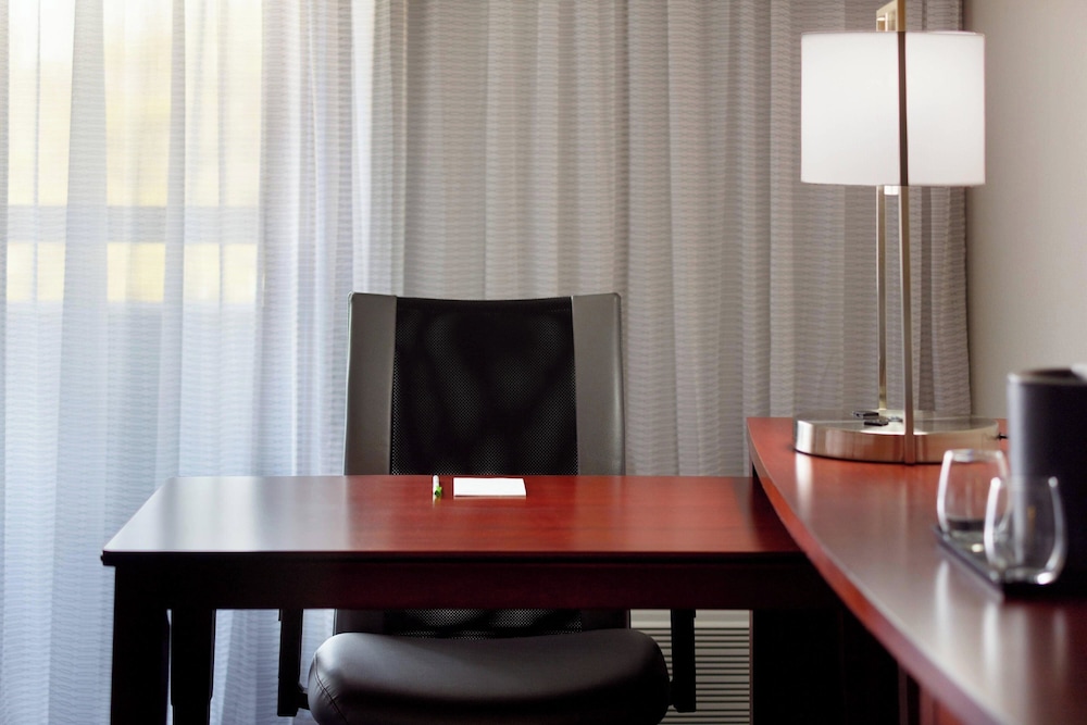 Courtyard by Marriott Greensboro - photo 5