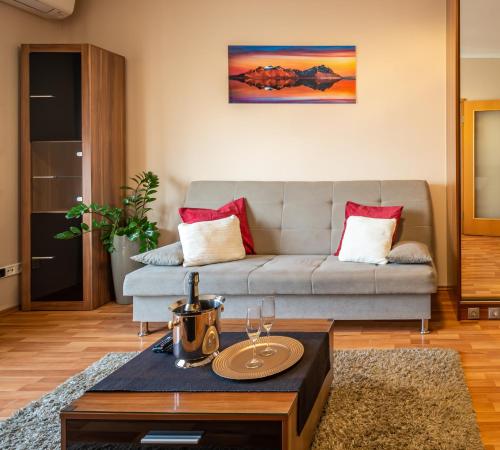 Santos 1214 Apartment — 4-Star Luxury Hotel in Budapest, Hungary
