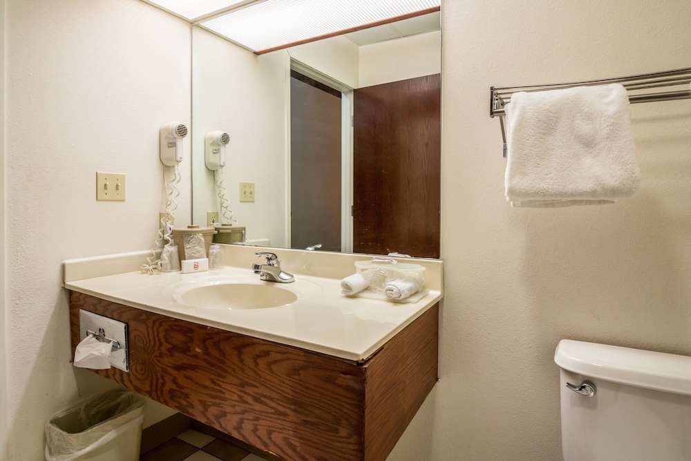 Days Inn by Wyndham Kentland - photo 22