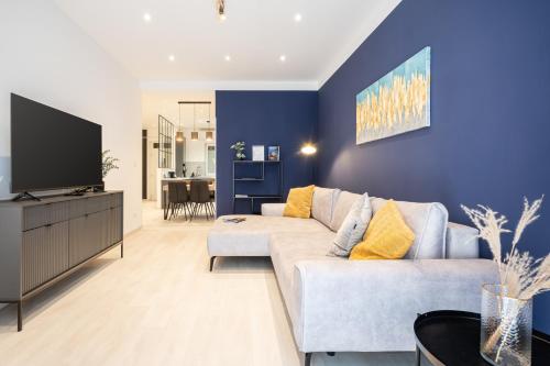 Admiral Blue Apartment with balcony — 4-Star Luxury Hotel in Budapest, Hungary