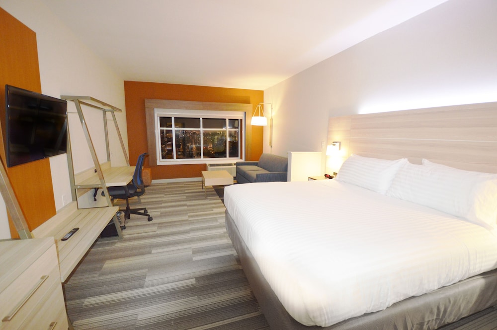 Holiday Inn Express & Suites Toledo West by IHG - photo 8