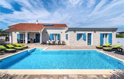 Stunning Home In Privlaka With Wifi — 4-Star Luxury Hotel in Privlaka, Croatia
